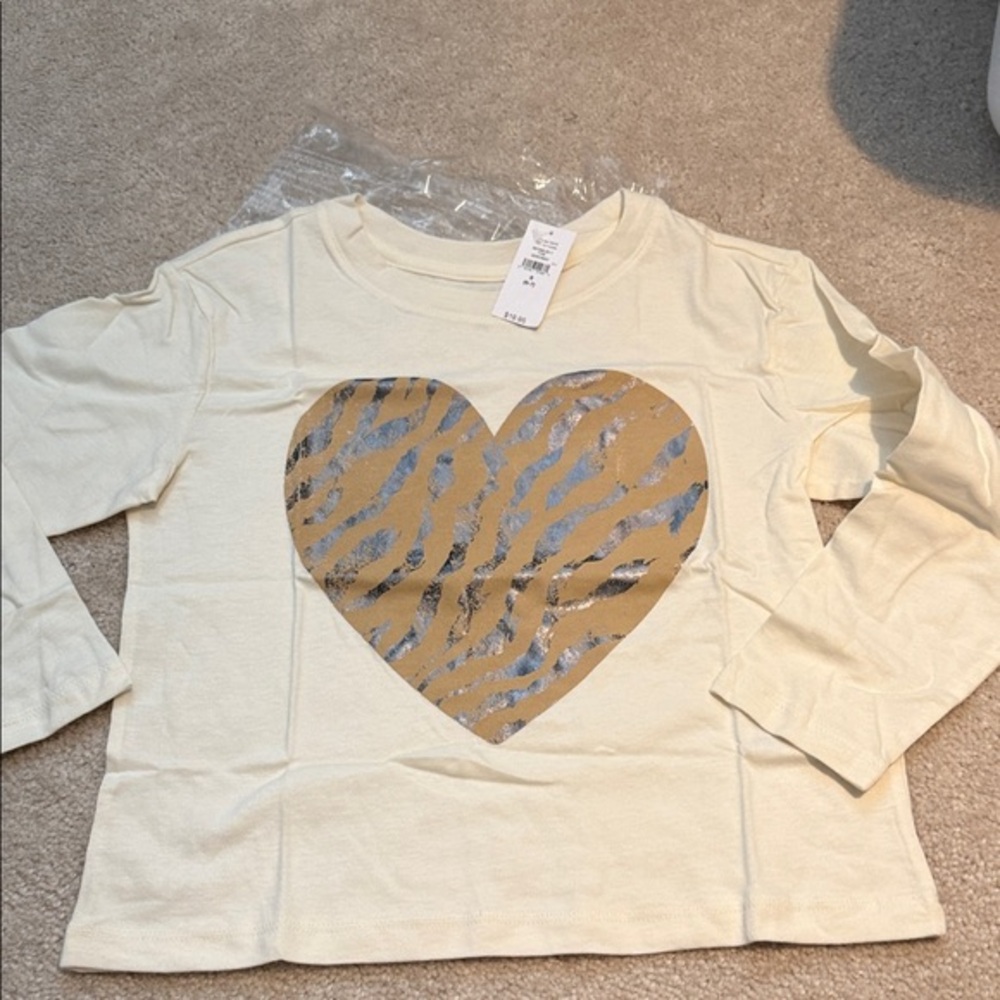 Gap kids, heart shirt, long sleeve 6/7NWT
